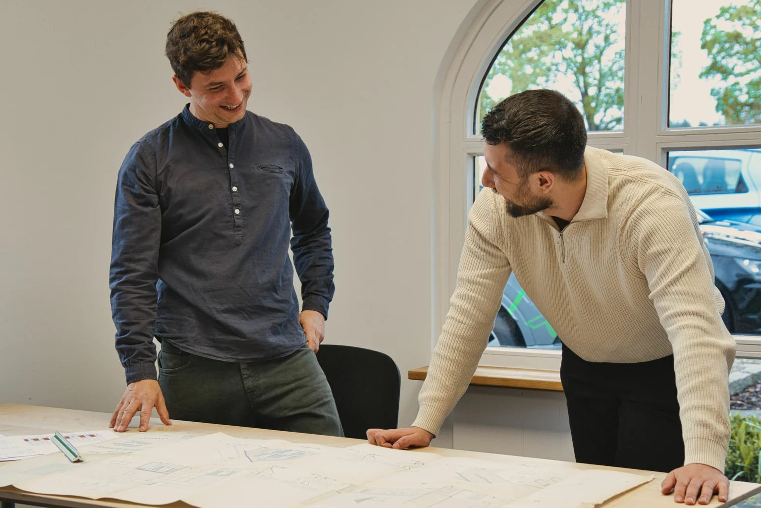 Fabian Brummer und Ferdinand Mießl bei der Energieberatung